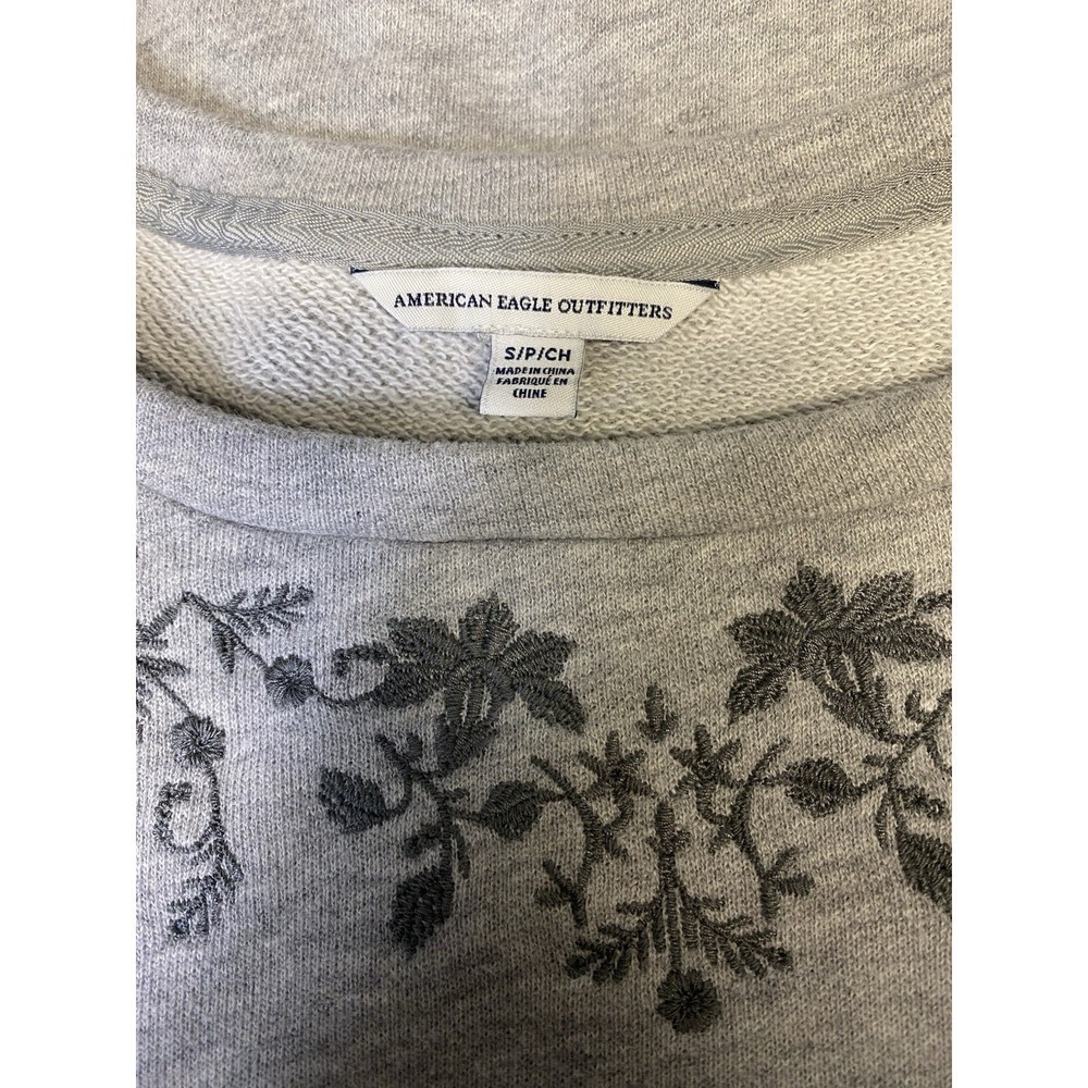 American Eagle Floral Embroidered Round neck Sweatshirt Womens Size Small - Picture 9 of 13